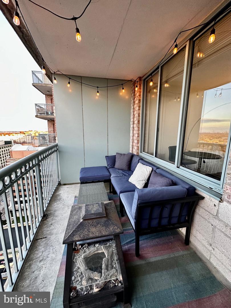 851 N Glebe ROAD Unit: 1715