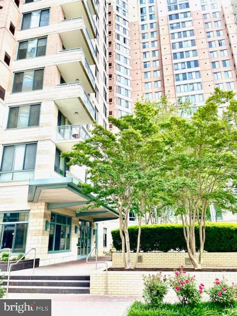 851 N Glebe ROAD Unit: 1715