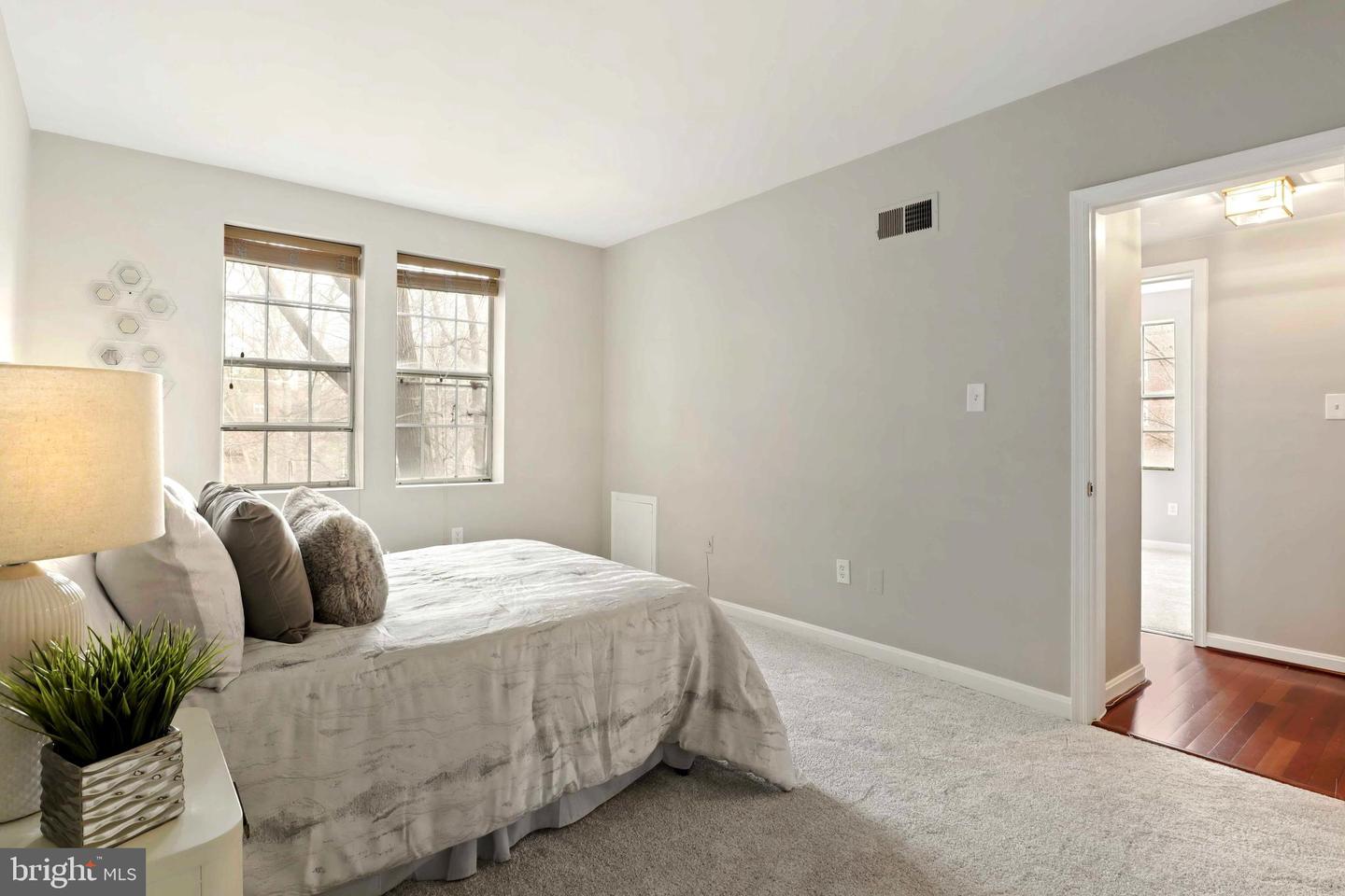 1802 Key BOULEVARD Unit: 9485