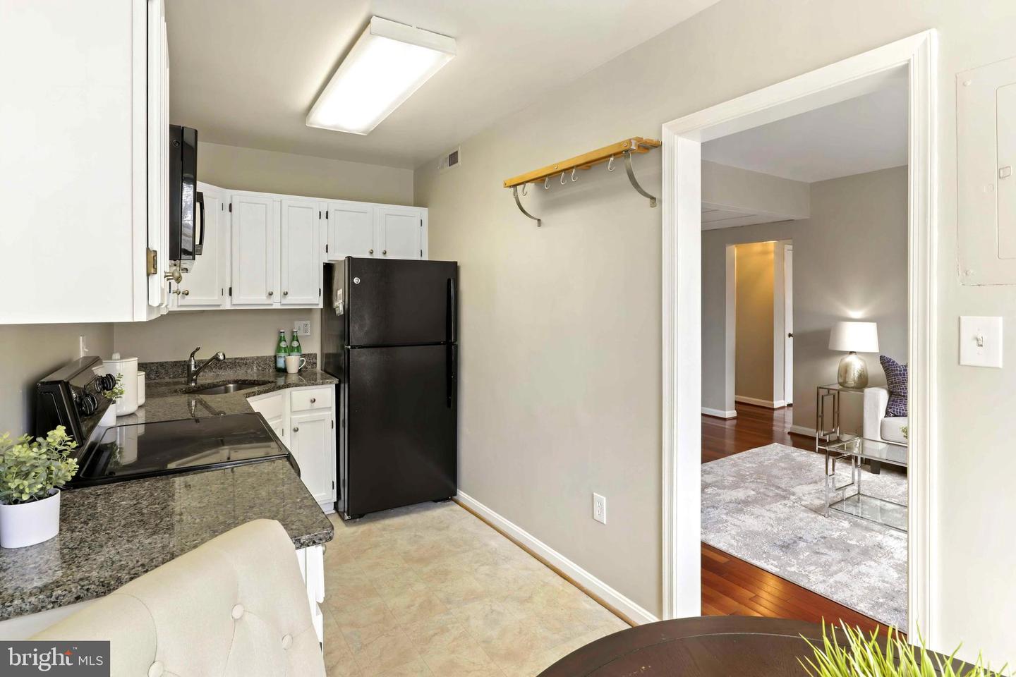 1802 Key BOULEVARD Unit: 9485