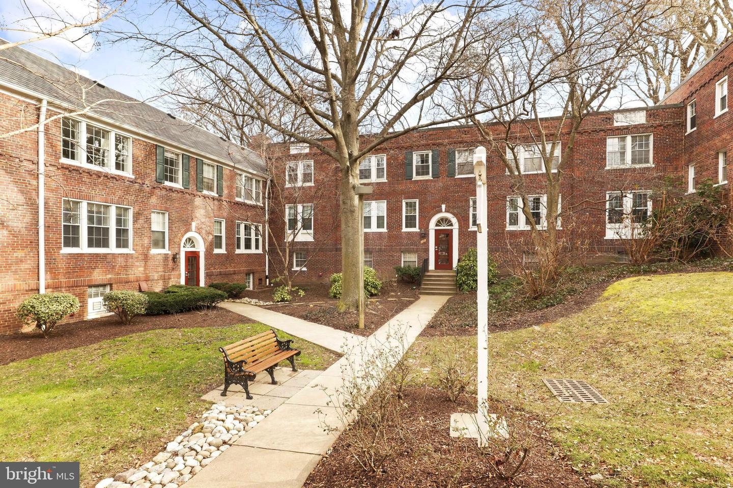 1802 Key BOULEVARD Unit: 9485