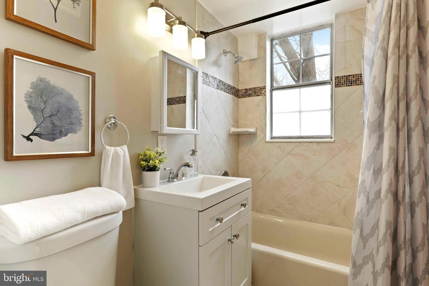 1802 Key BOULEVARD Unit: 9485