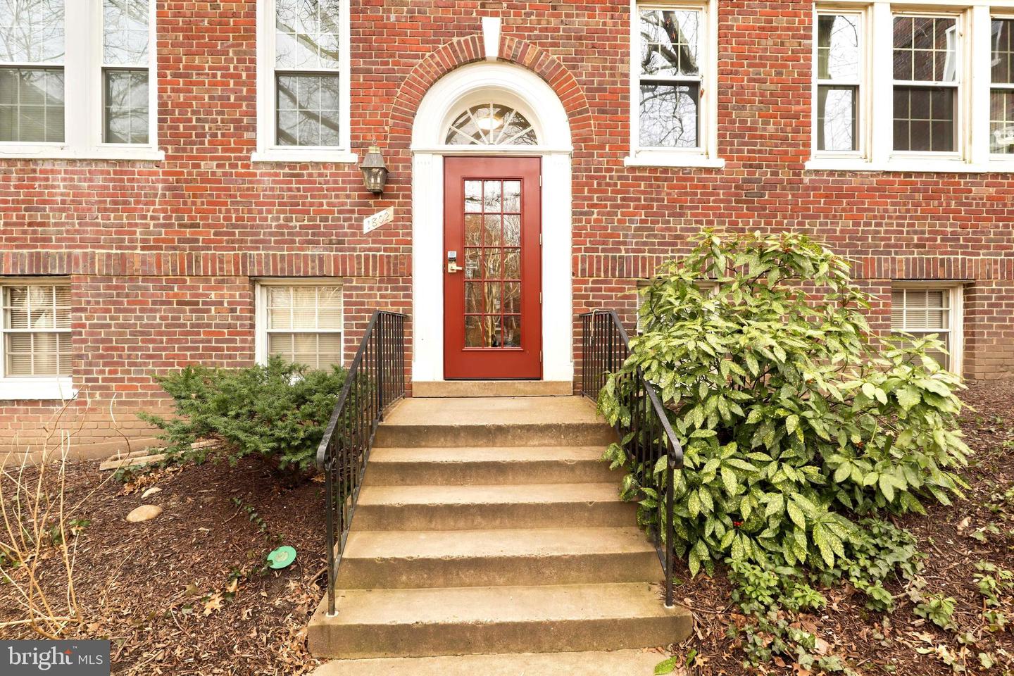 1802 Key BOULEVARD Unit: 9485
