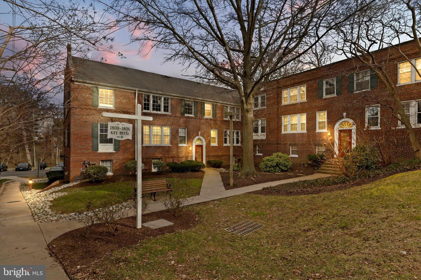 1802 Key BOULEVARD Unit: 9485