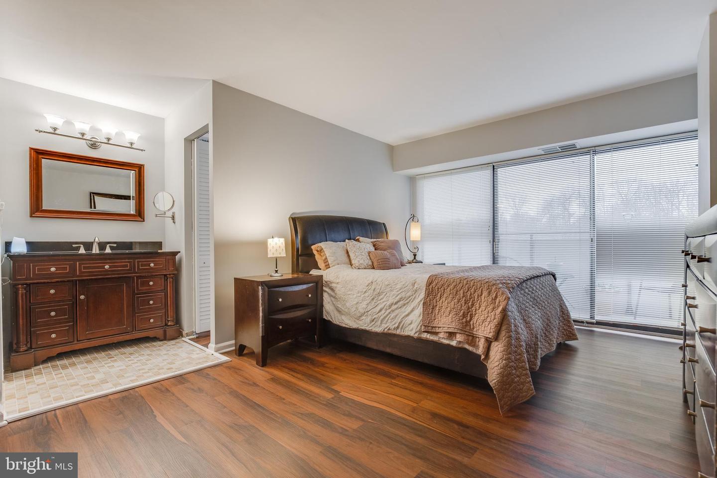 5300 Columbia PIKE Unit: 716