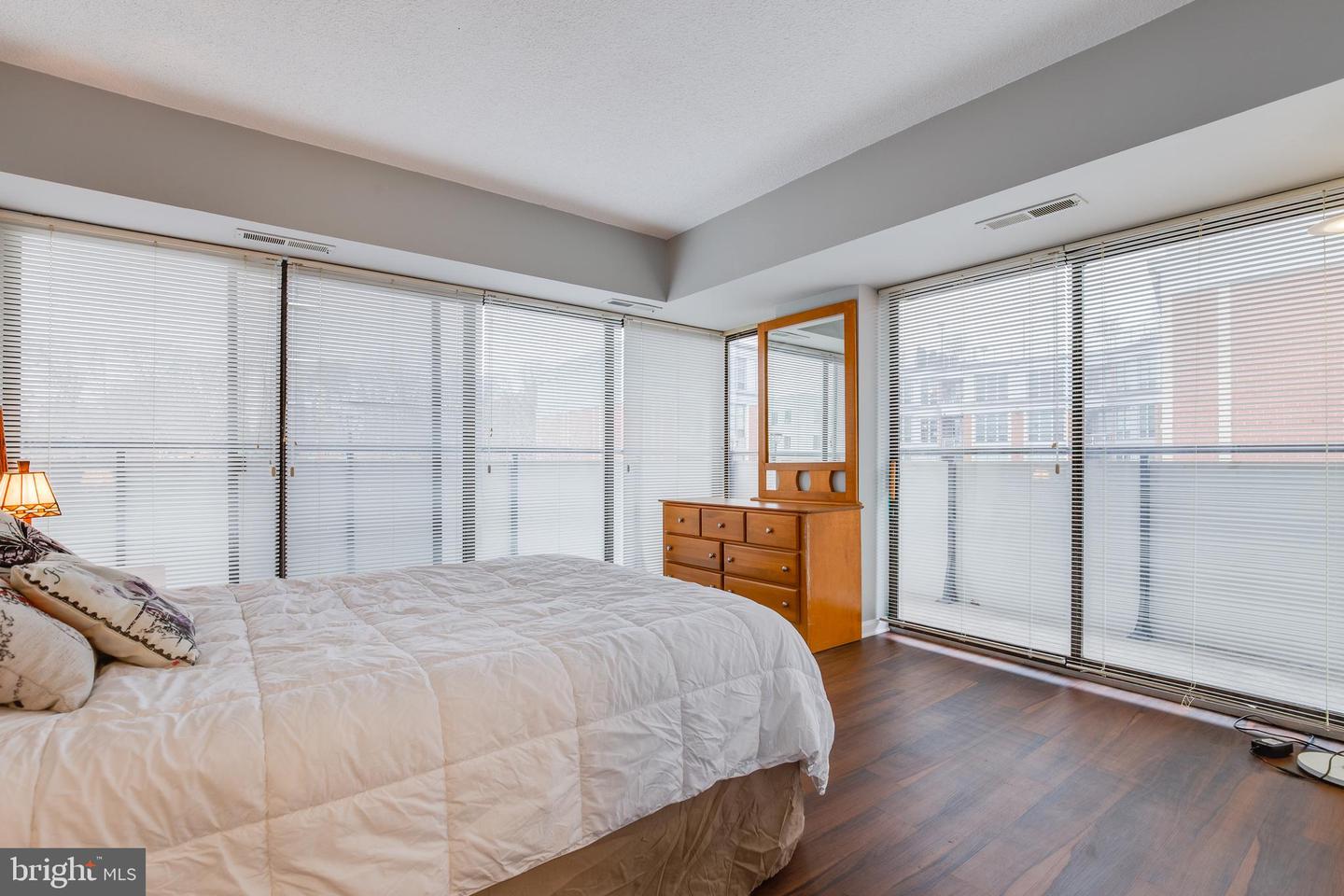 5300 Columbia PIKE Unit: 716