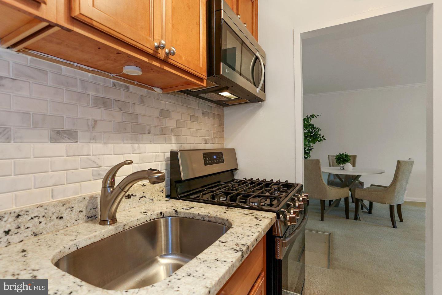1931 N Cleveland STREET Unit: 209