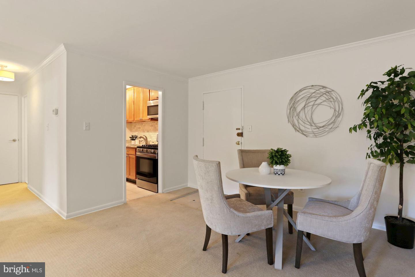 1931 N Cleveland STREET Unit: 209