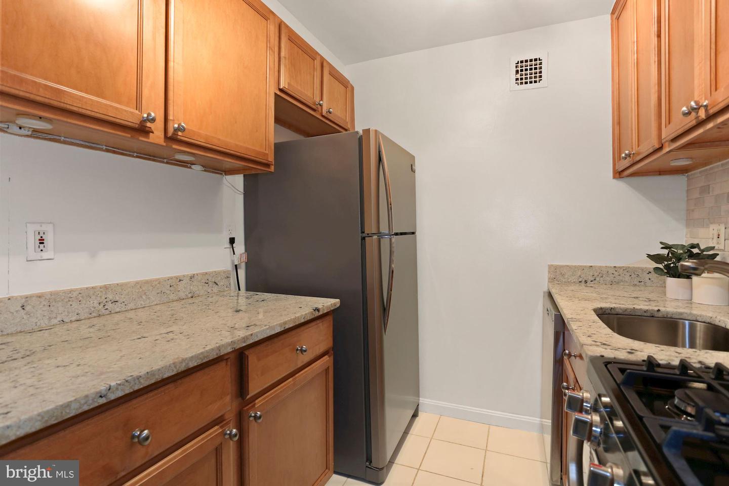 1931 N Cleveland STREET Unit: 209