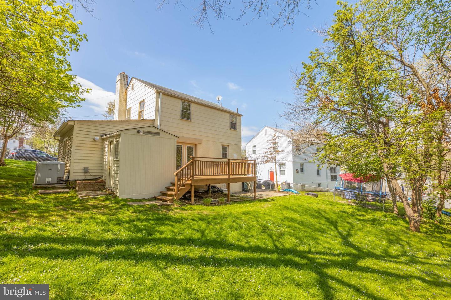 981 Patrick Henry DRIVE