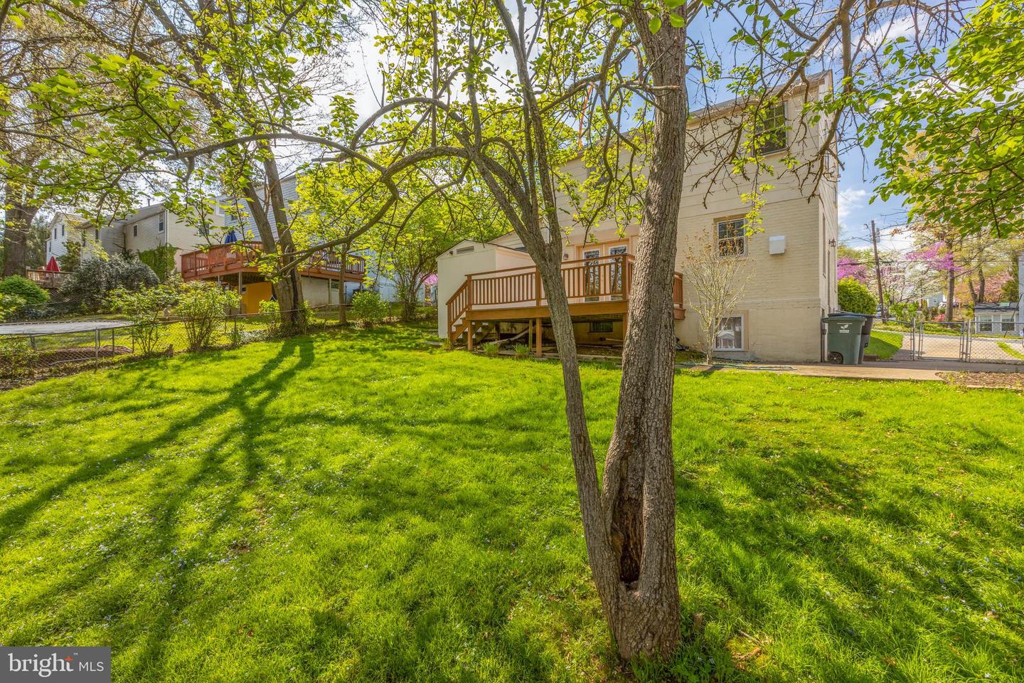 981 Patrick Henry DRIVE