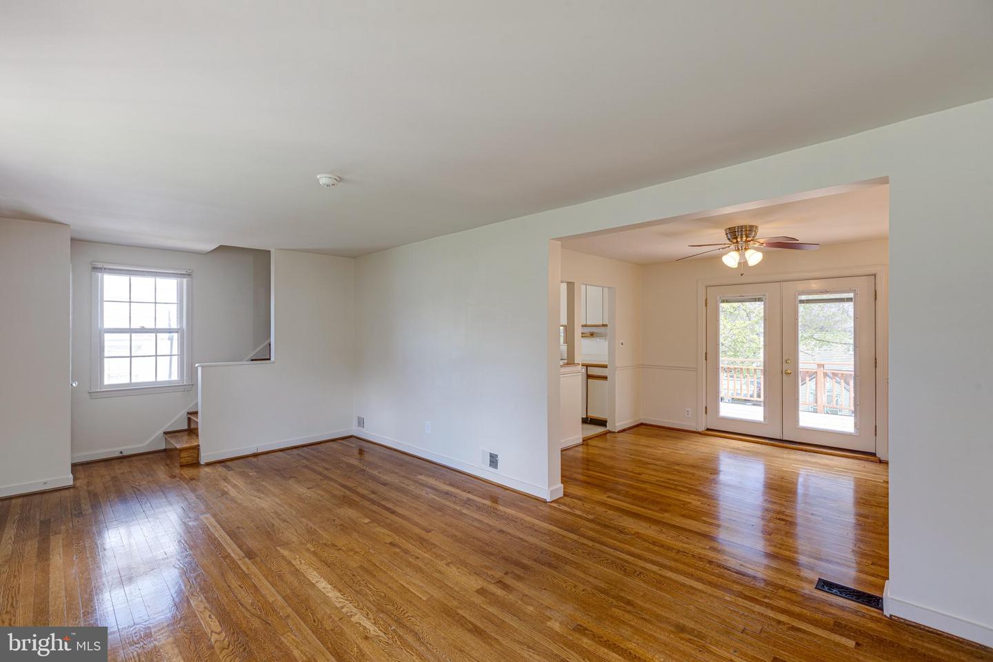 981 Patrick Henry DRIVE