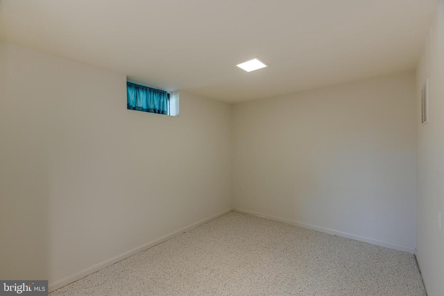 981 Patrick Henry DRIVE