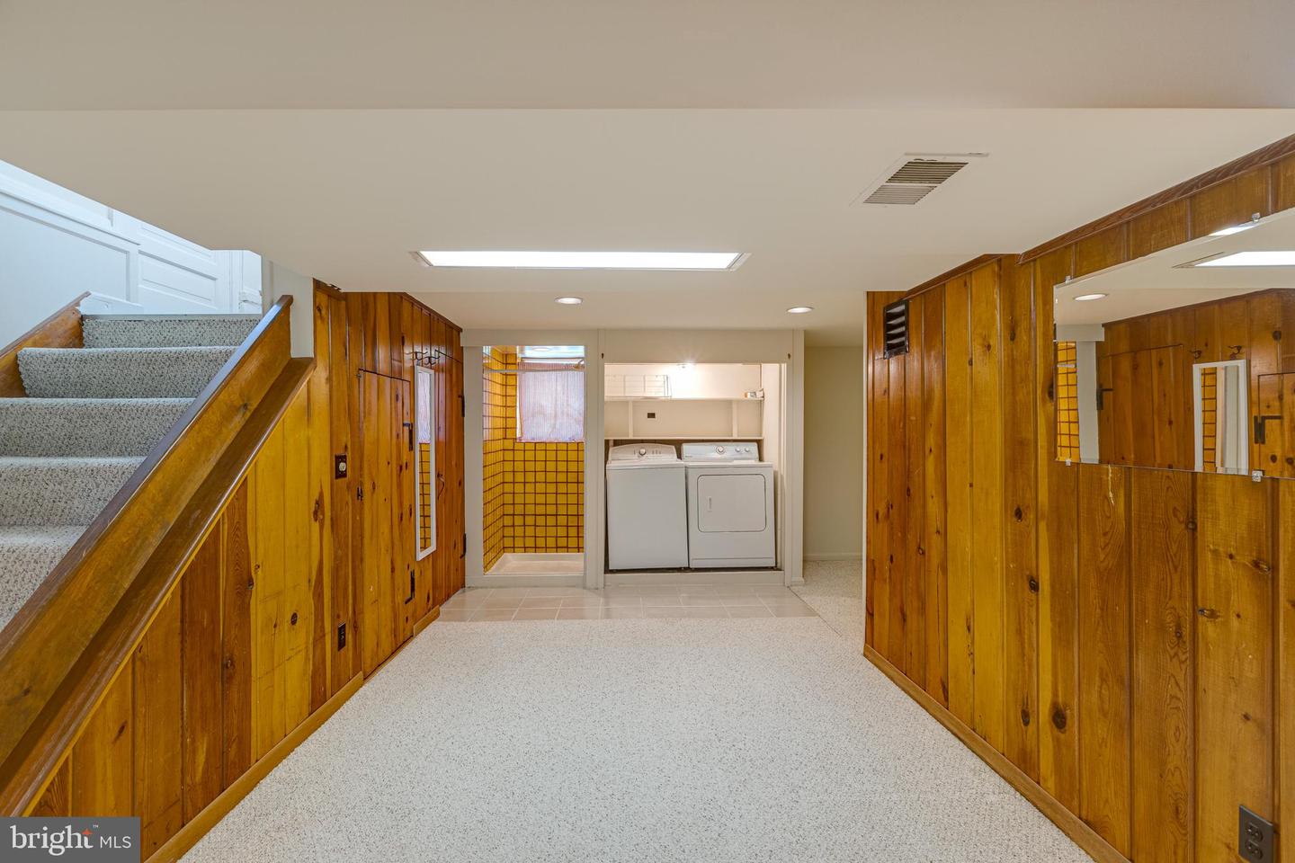 981 Patrick Henry DRIVE