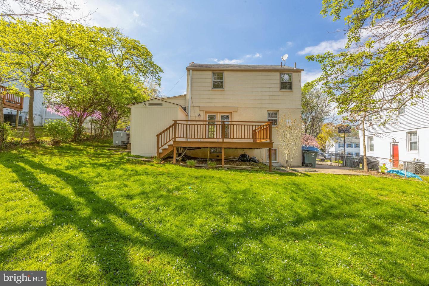 981 Patrick Henry DRIVE