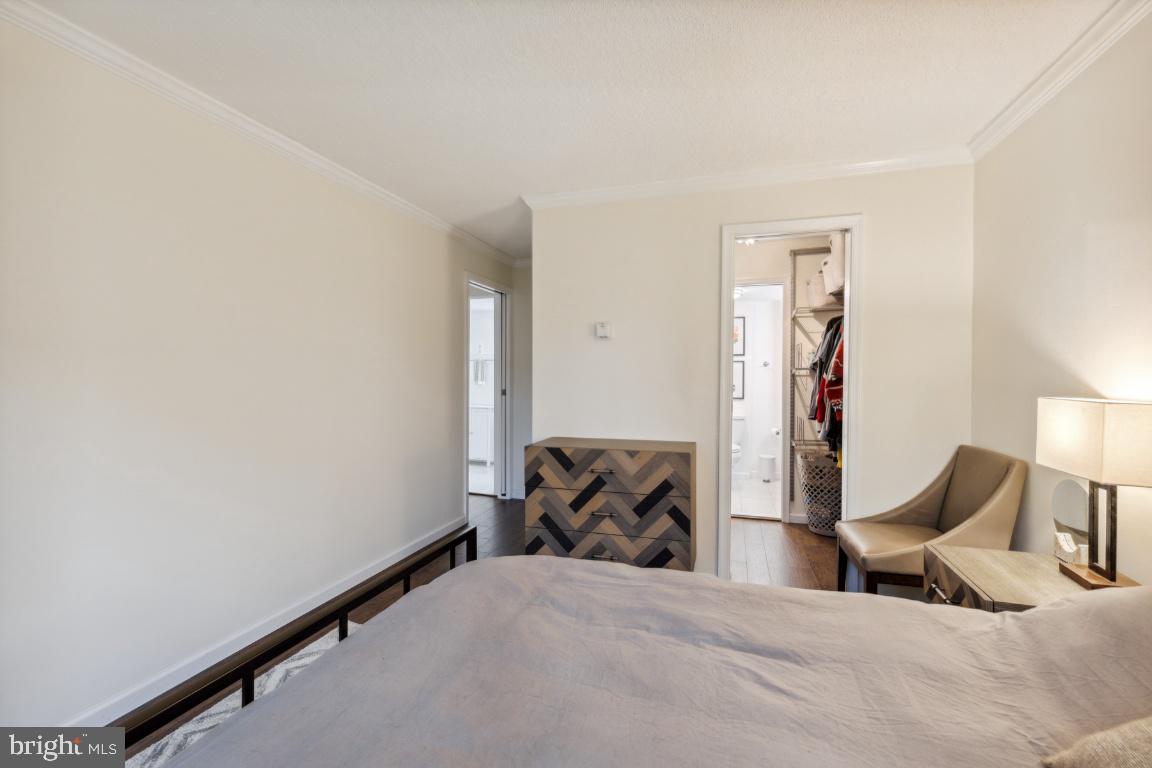 5353 Columbia PIKE Unit: 206