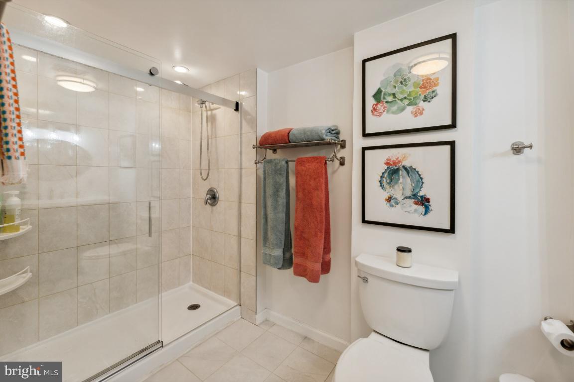 5353 Columbia PIKE Unit: 206