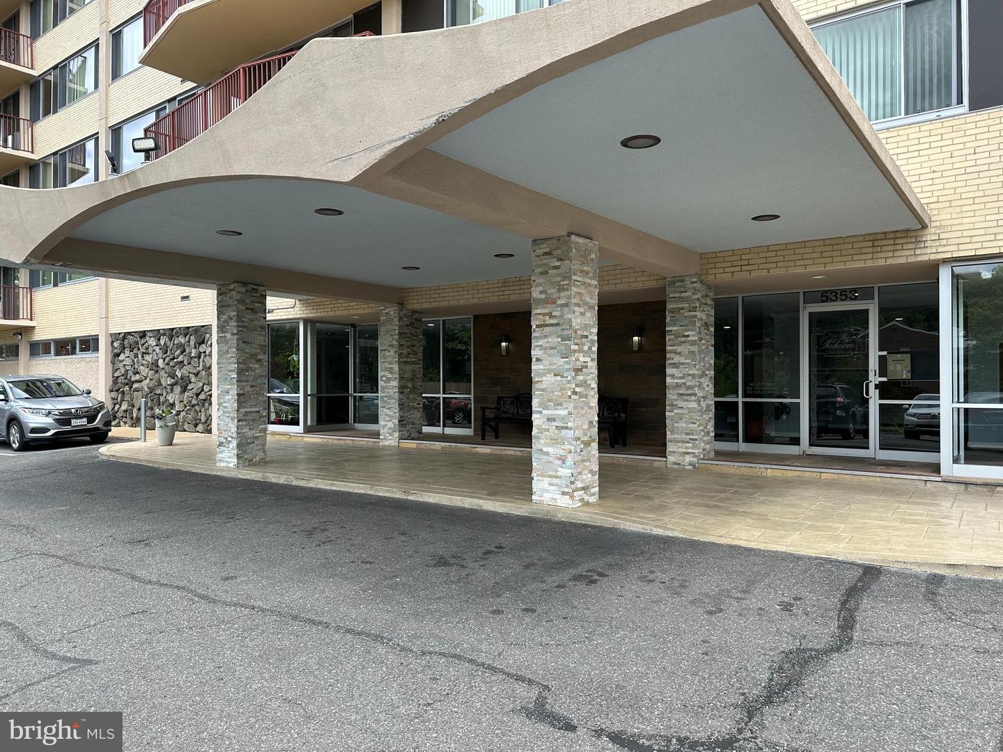 5353 Columbia PIKE Unit: 206