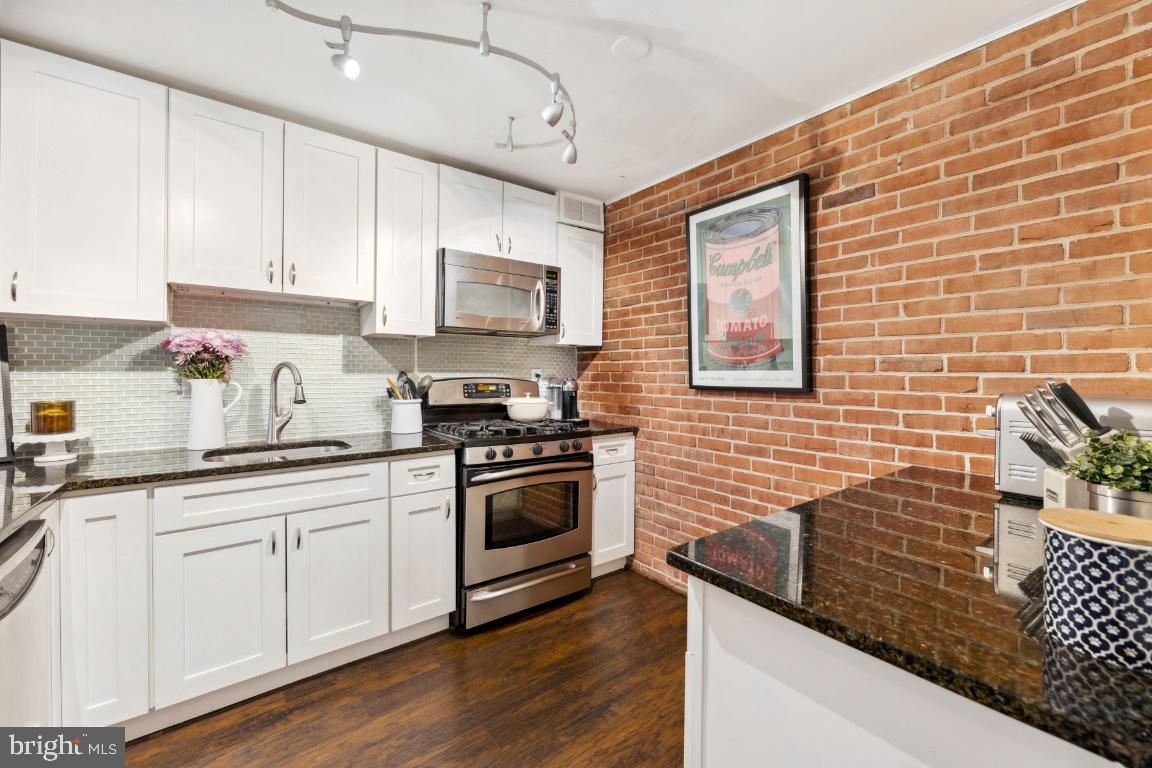 5353 Columbia PIKE Unit: 206
