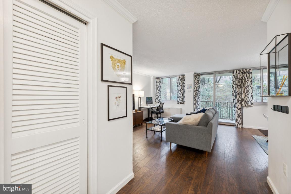 5353 Columbia PIKE Unit: 206
