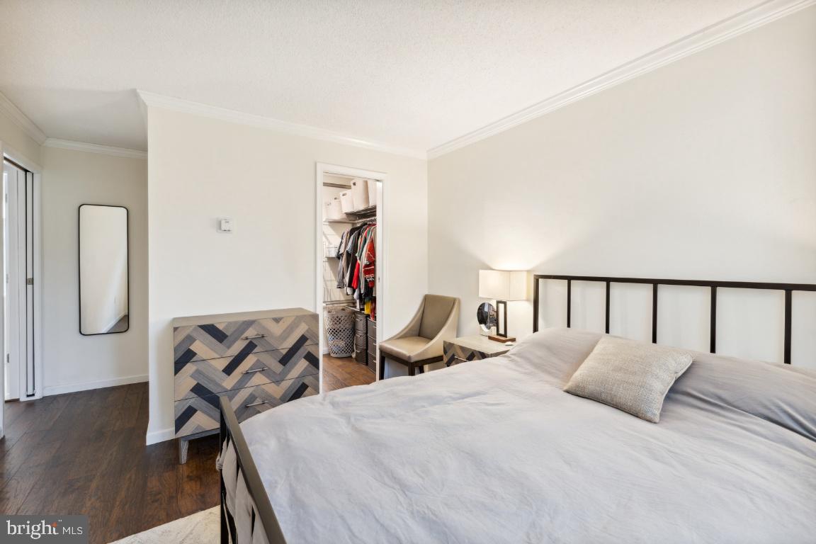 5353 Columbia PIKE Unit: 206