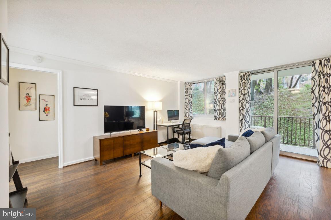 5353 Columbia PIKE Unit: 206