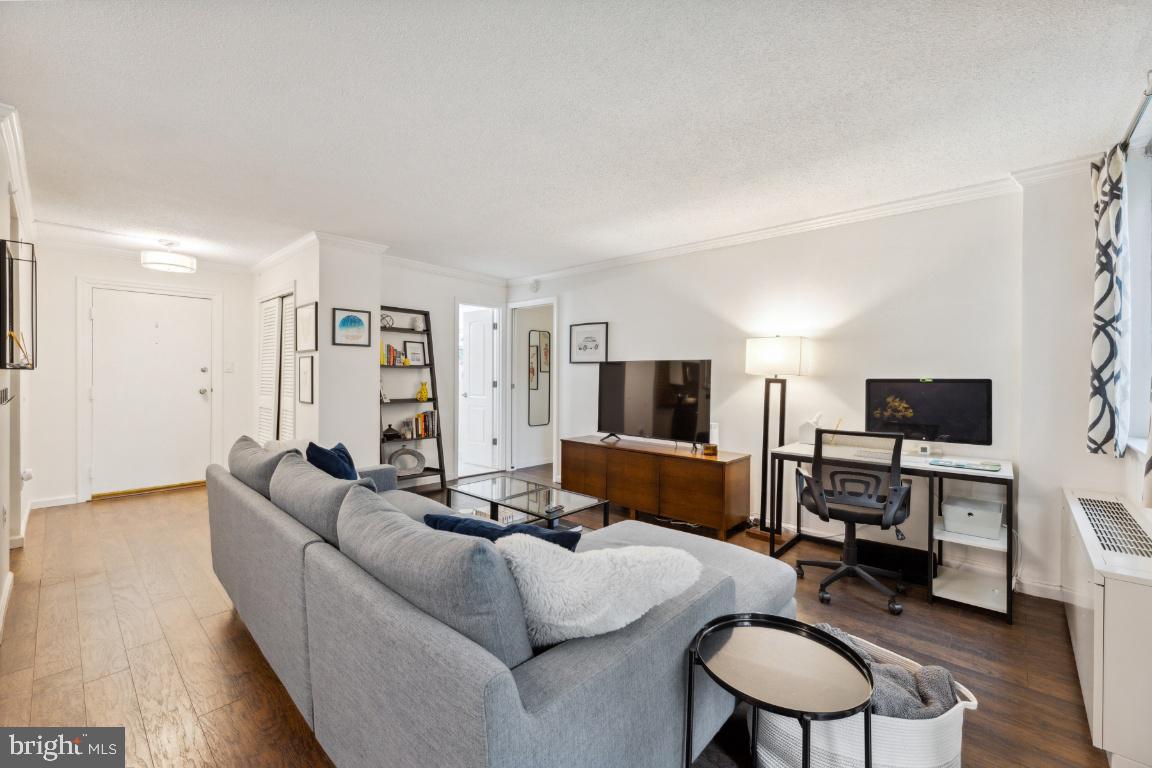 5353 Columbia PIKE Unit: 206