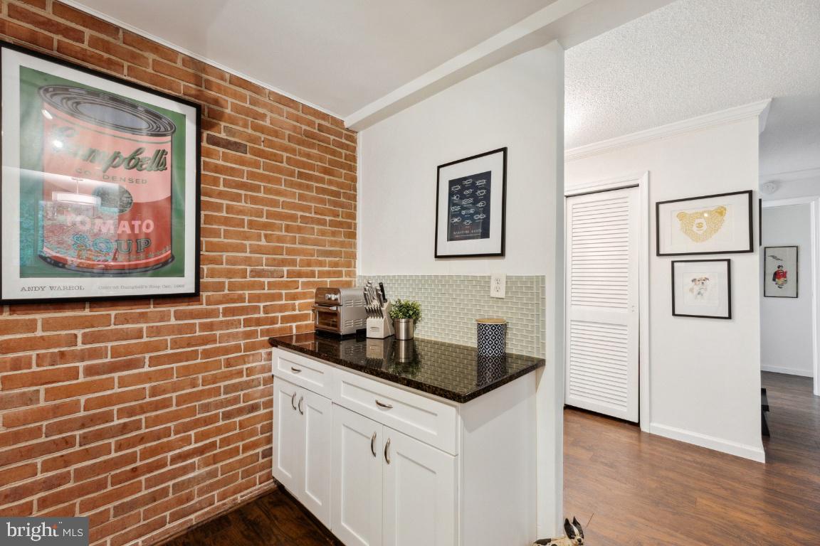 5353 Columbia PIKE Unit: 206