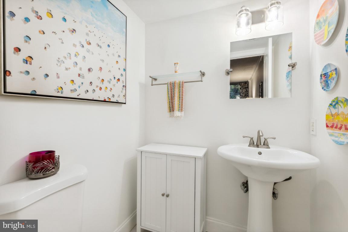 5353 Columbia PIKE Unit: 206