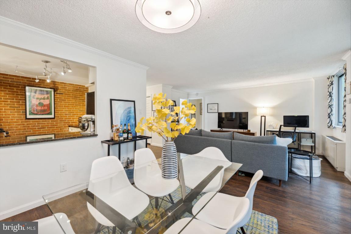 5353 Columbia PIKE Unit: 206