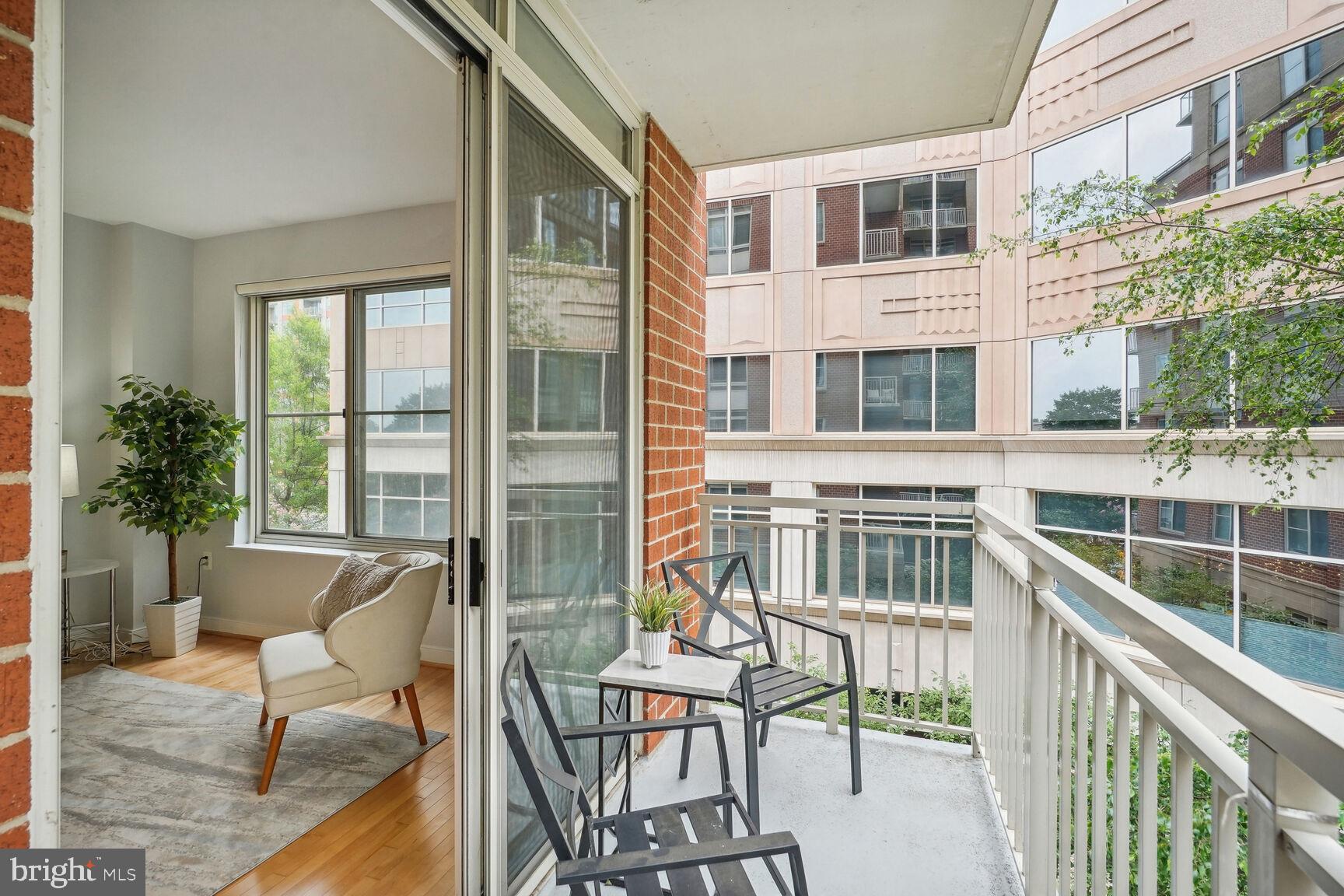 820 N Pollard STREET Unit: 303