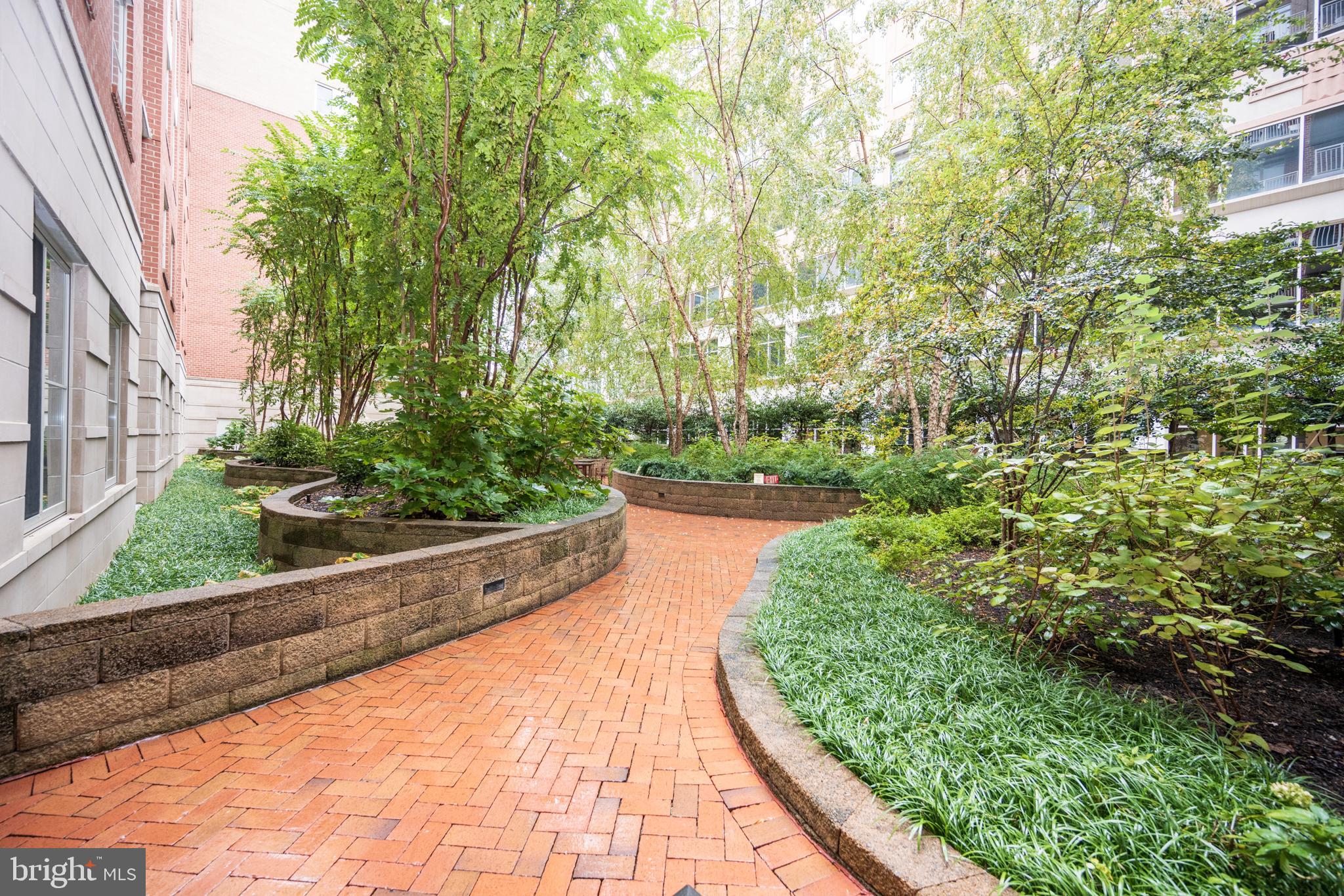 820 N Pollard STREET Unit: 303