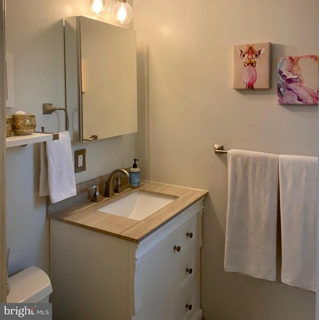 1800 Key BOULEVARD Unit: 9493