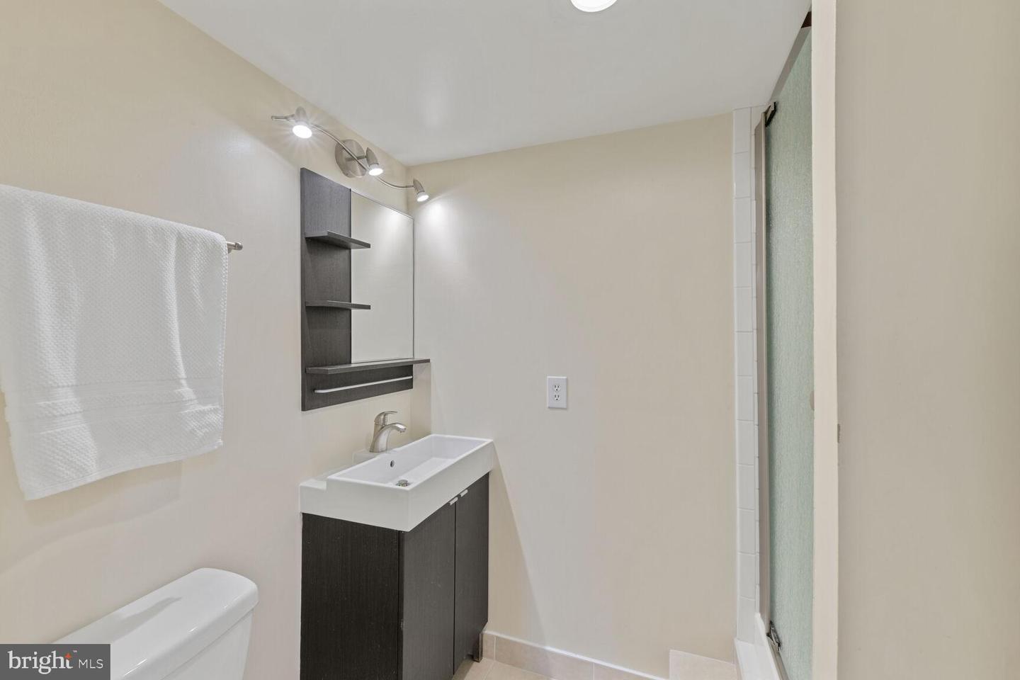 1401 N Rhodes STREET Unit: 406