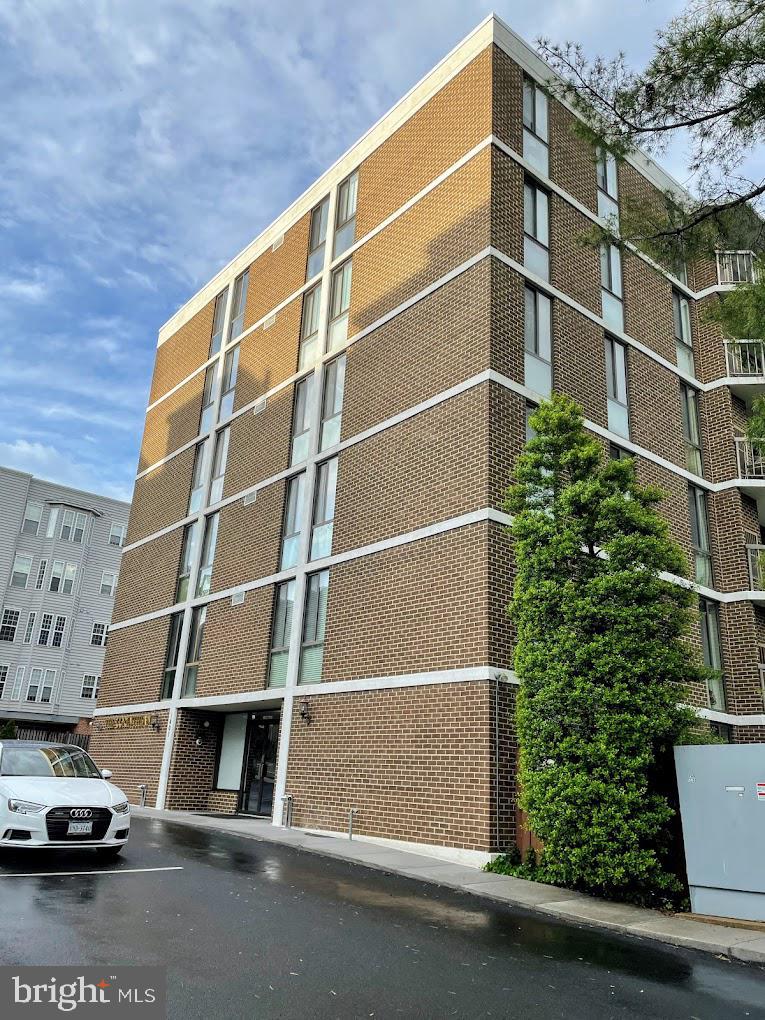 1401 N Rhodes STREET Unit: 406