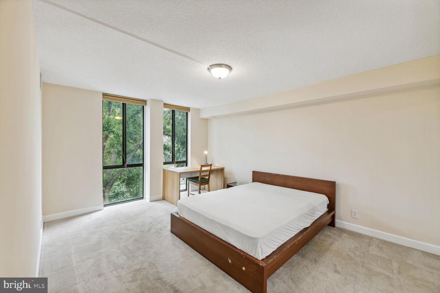 1401 N Rhodes STREET Unit: 406