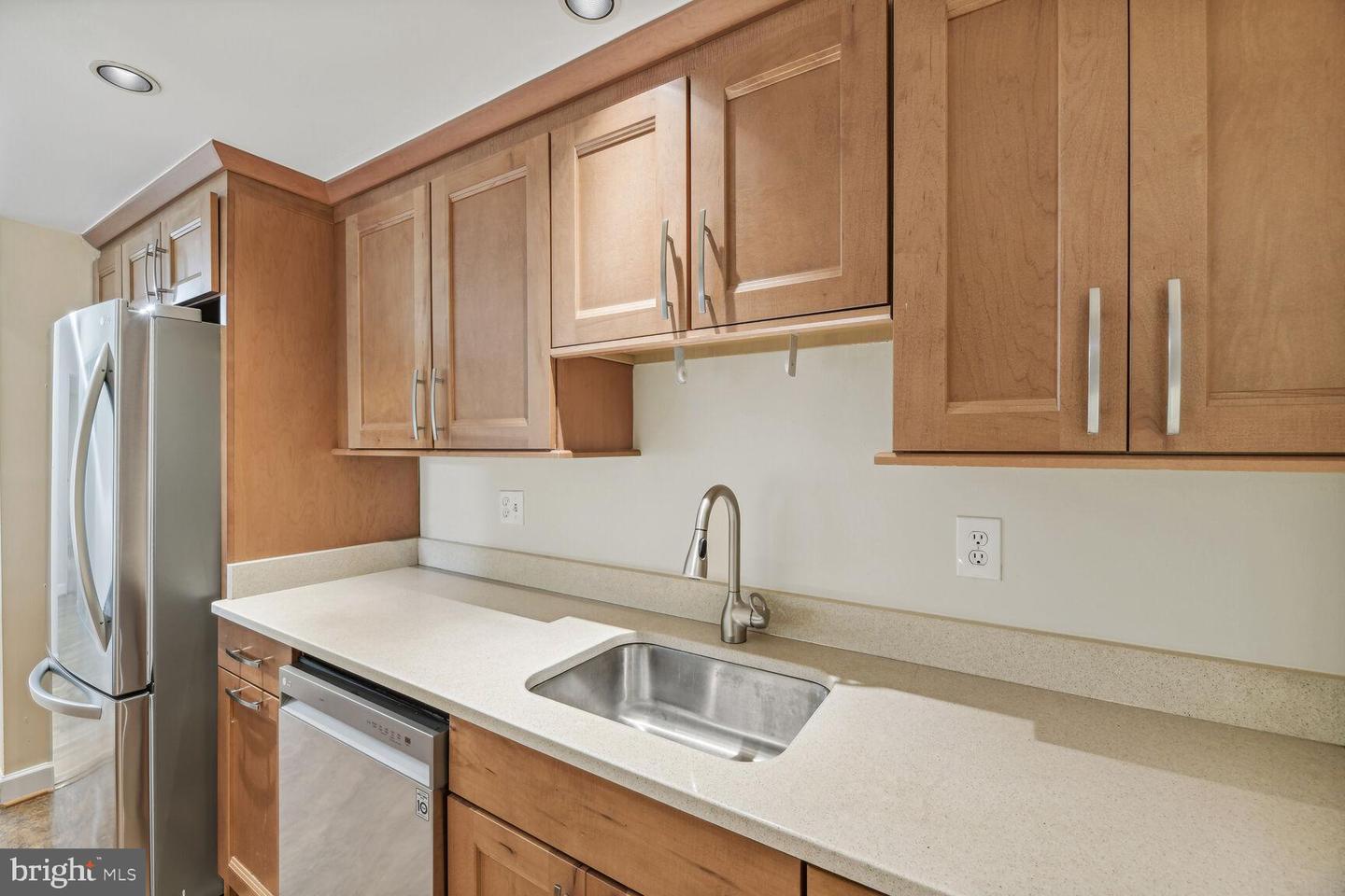 1401 N Rhodes STREET Unit: 406