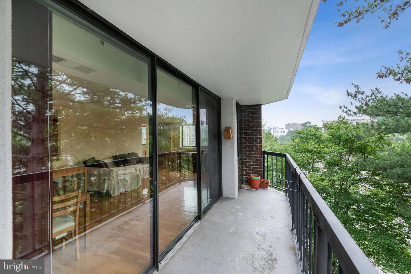 1401 N Rhodes STREET Unit: 406