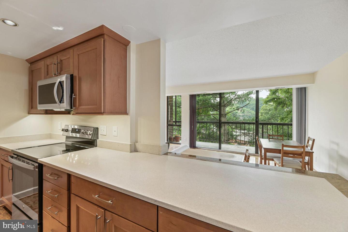 1401 N Rhodes STREET Unit: 406