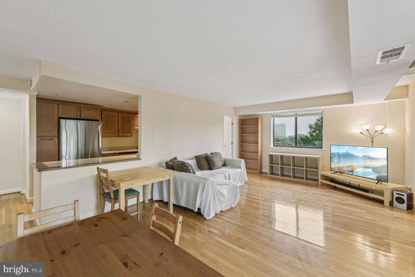 1401 N Rhodes STREET Unit: 406