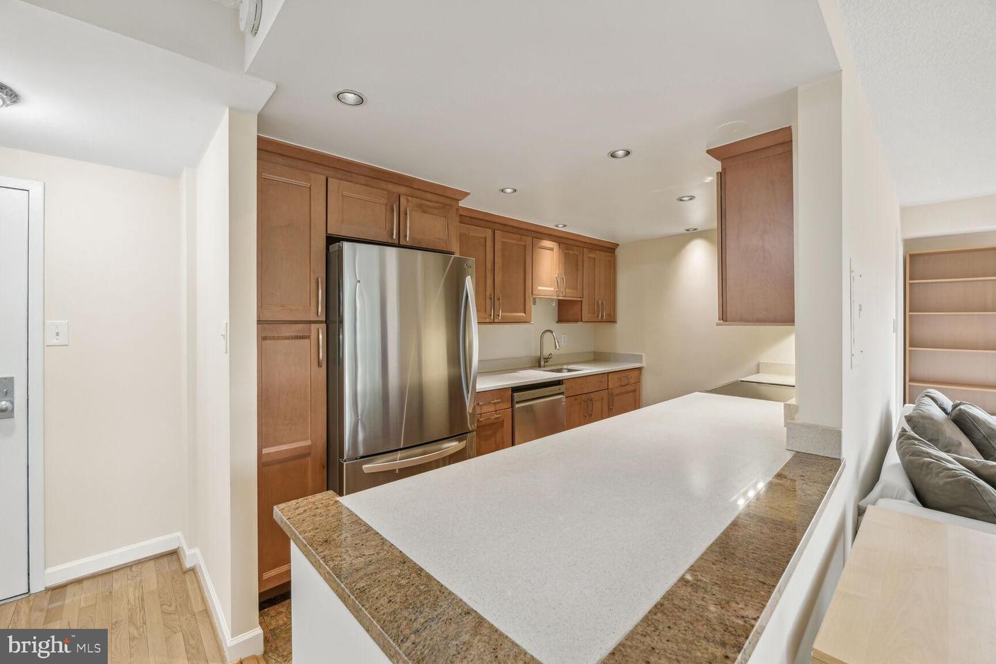1401 N Rhodes STREET Unit: 406