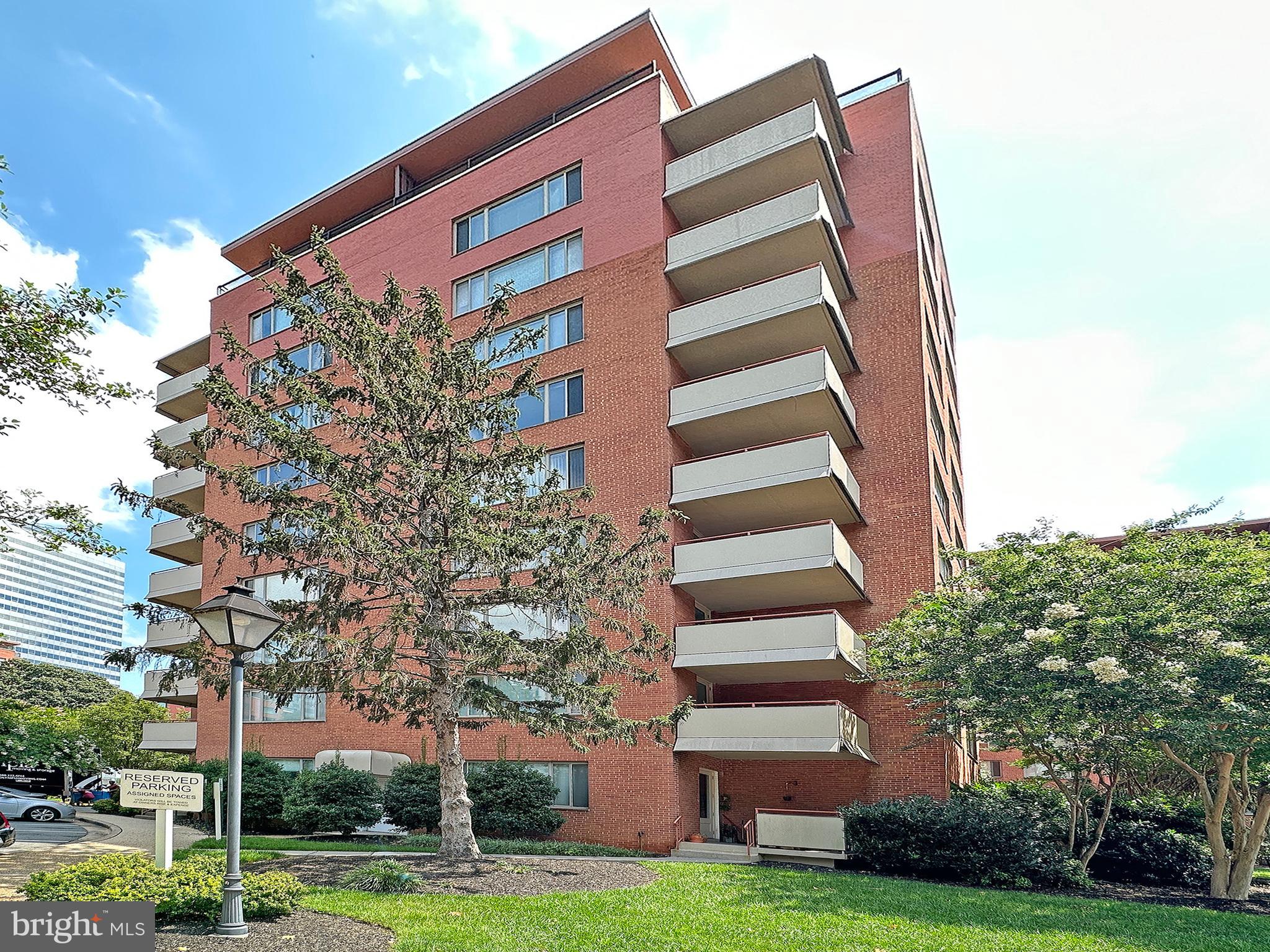 1111 Arlington BOULEVARD Unit: 318