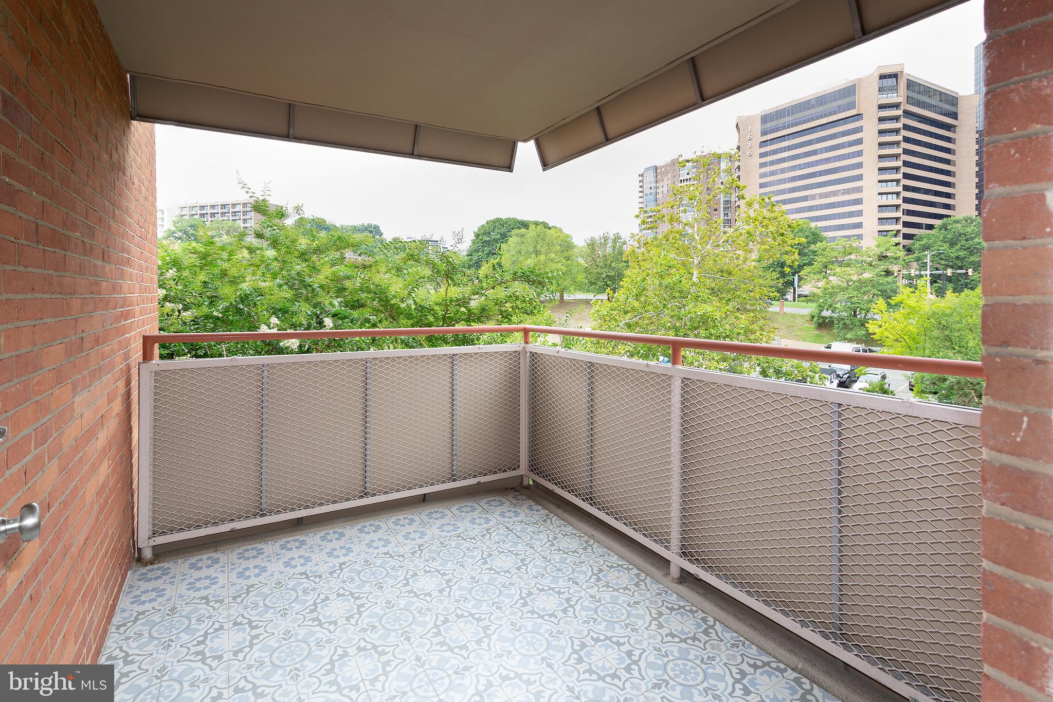 1111 Arlington BOULEVARD Unit: 318