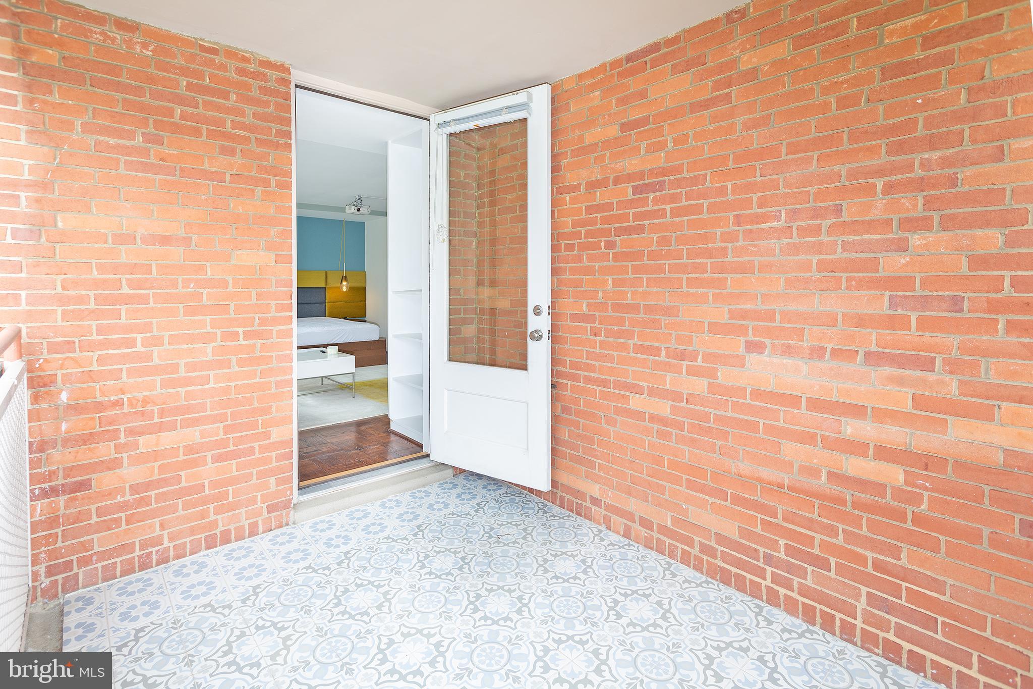 1111 Arlington BOULEVARD Unit: 318