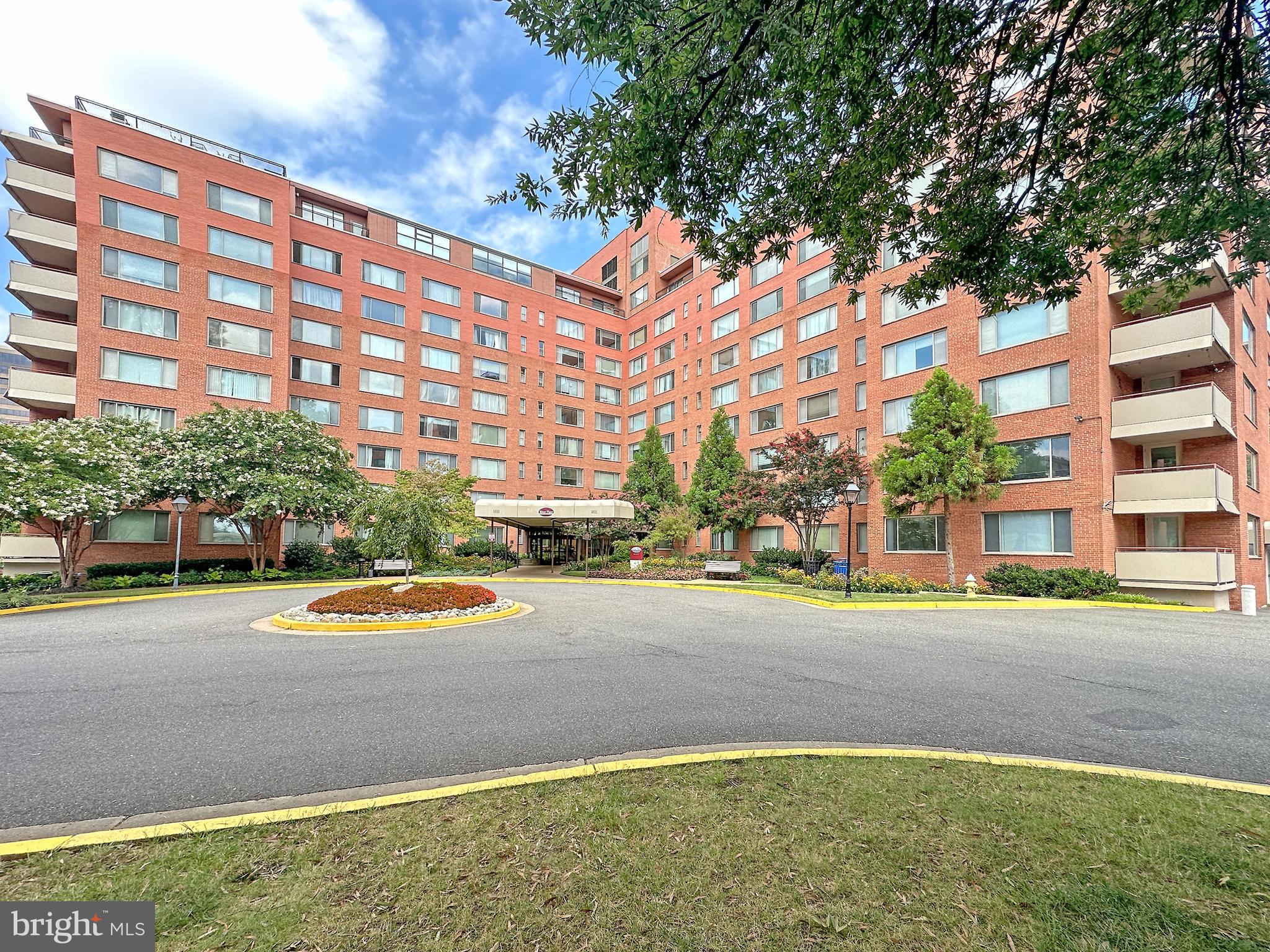 1111 Arlington BOULEVARD Unit: 318