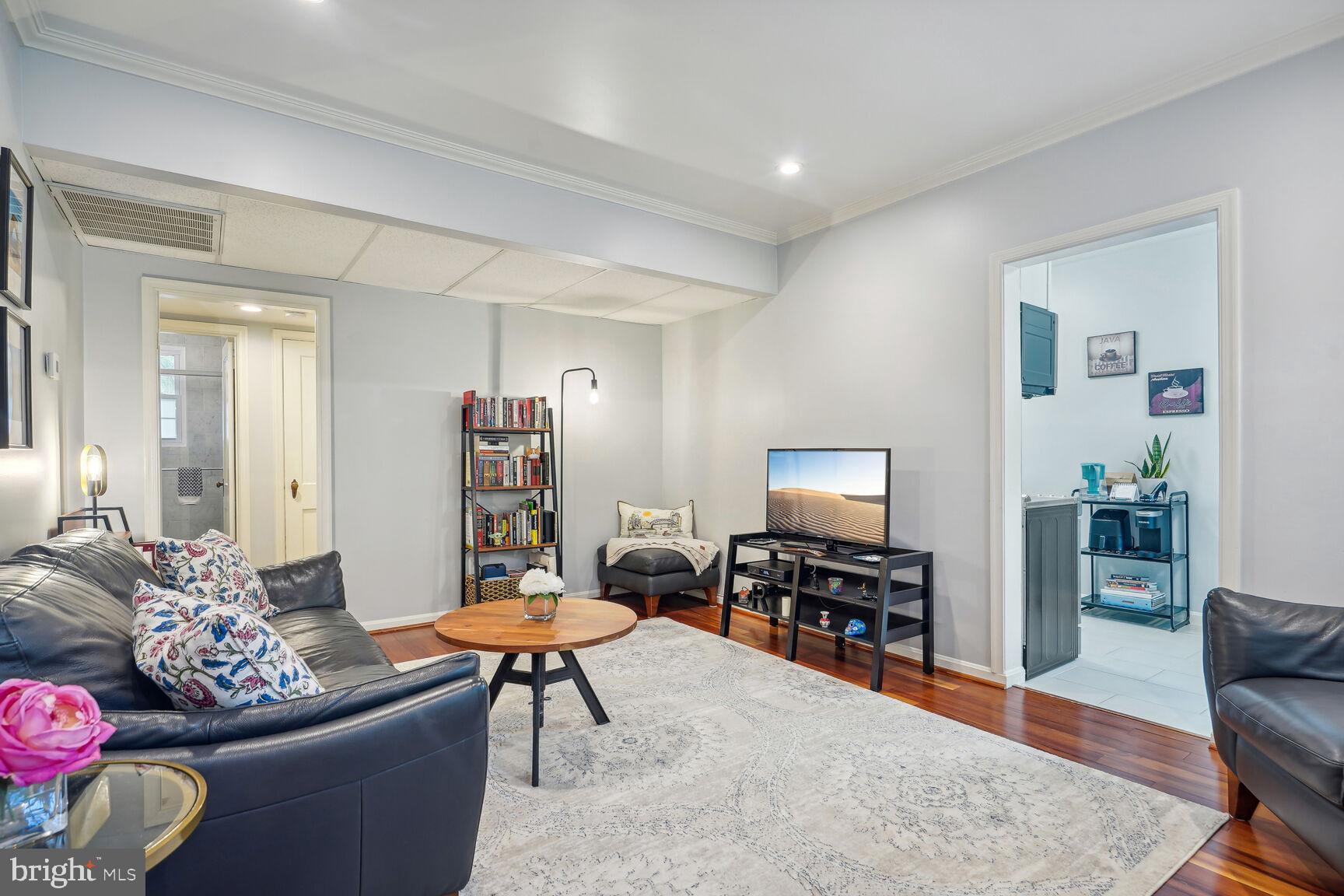 1920 N Rhodes STREET Unit: 74