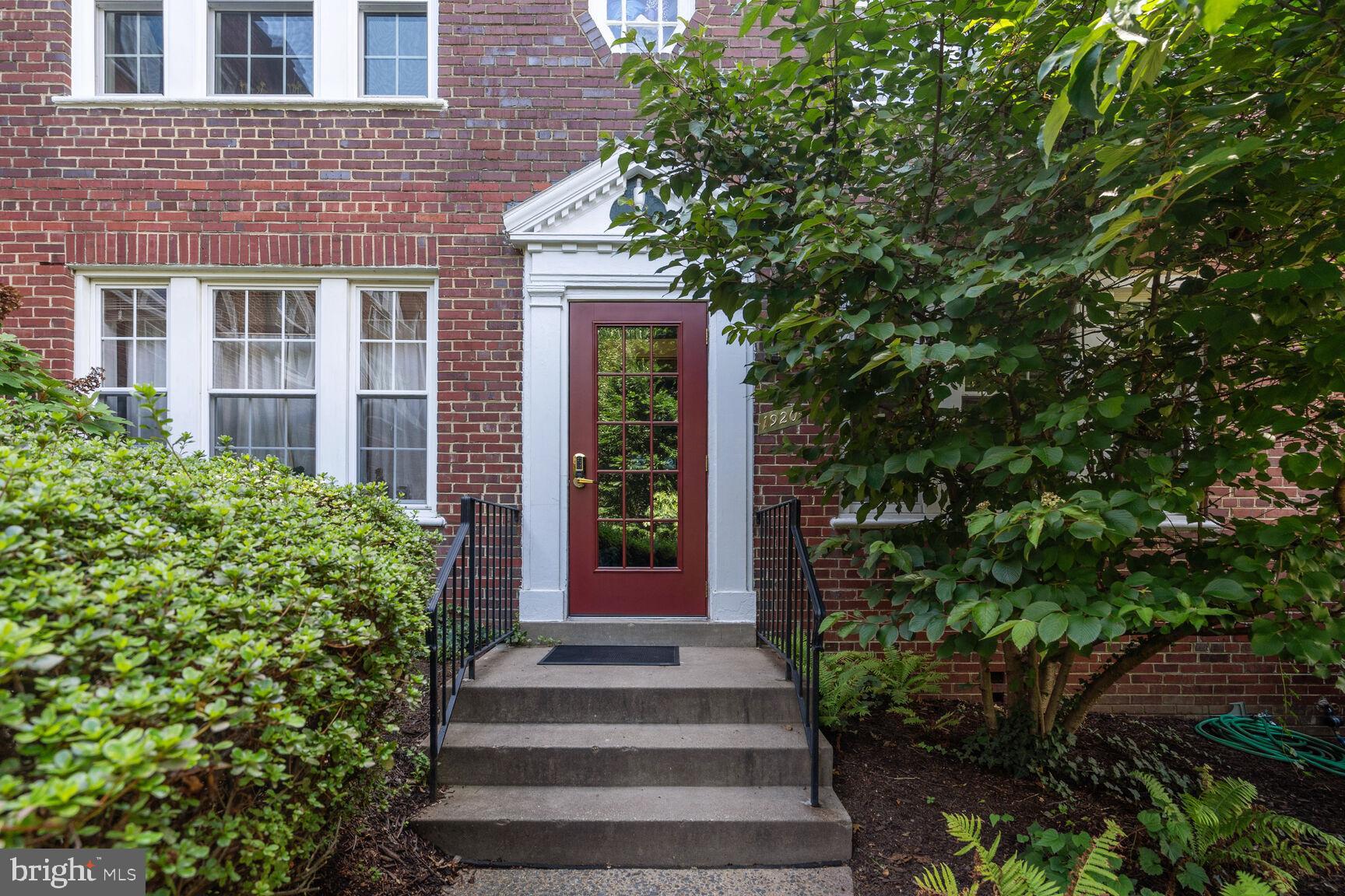 1920 N Rhodes STREET Unit: 74