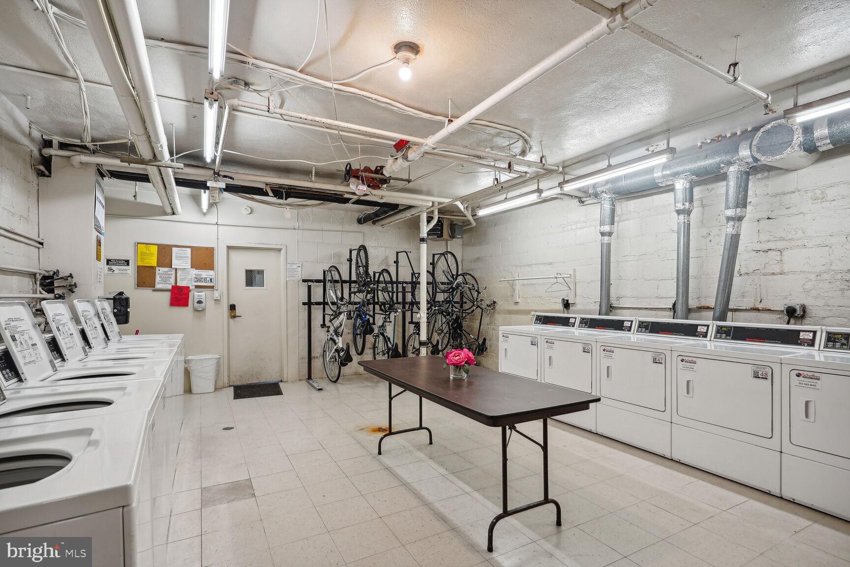1920 N Rhodes STREET Unit: 74