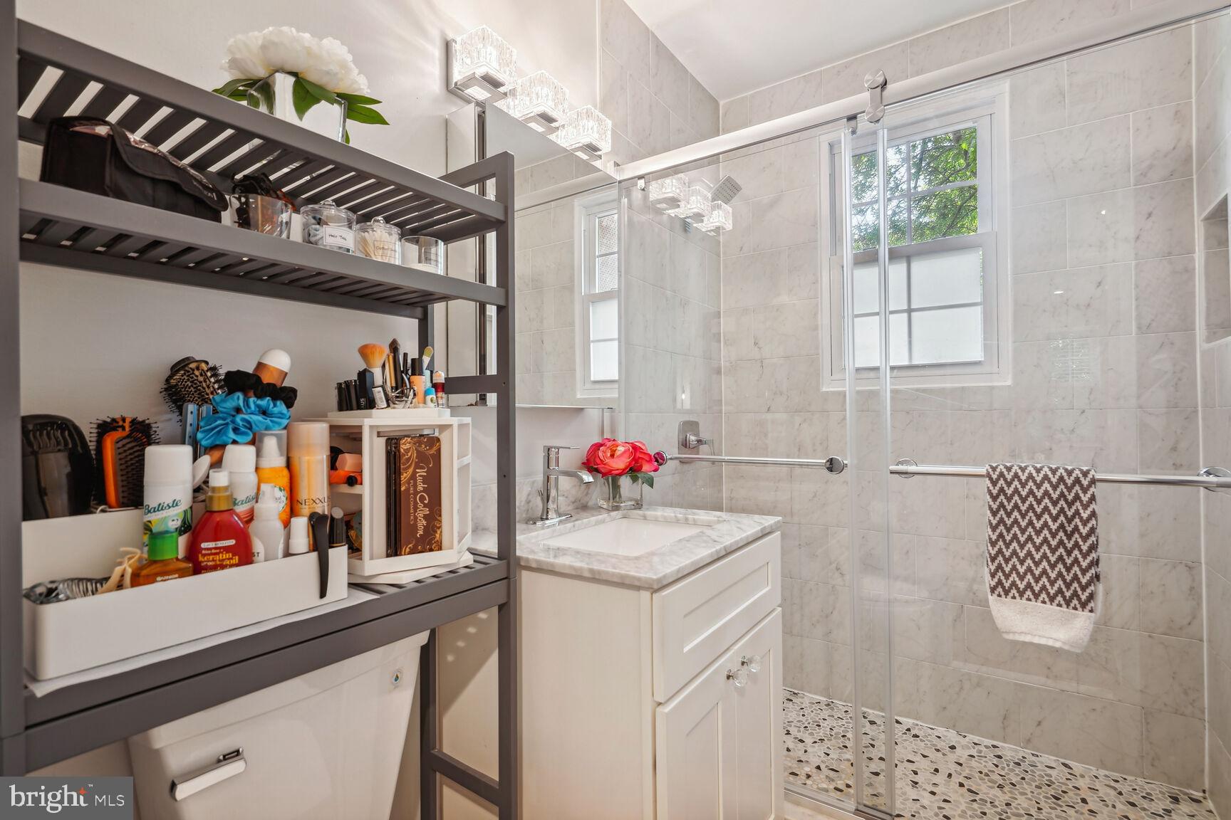 1920 N Rhodes STREET Unit: 74