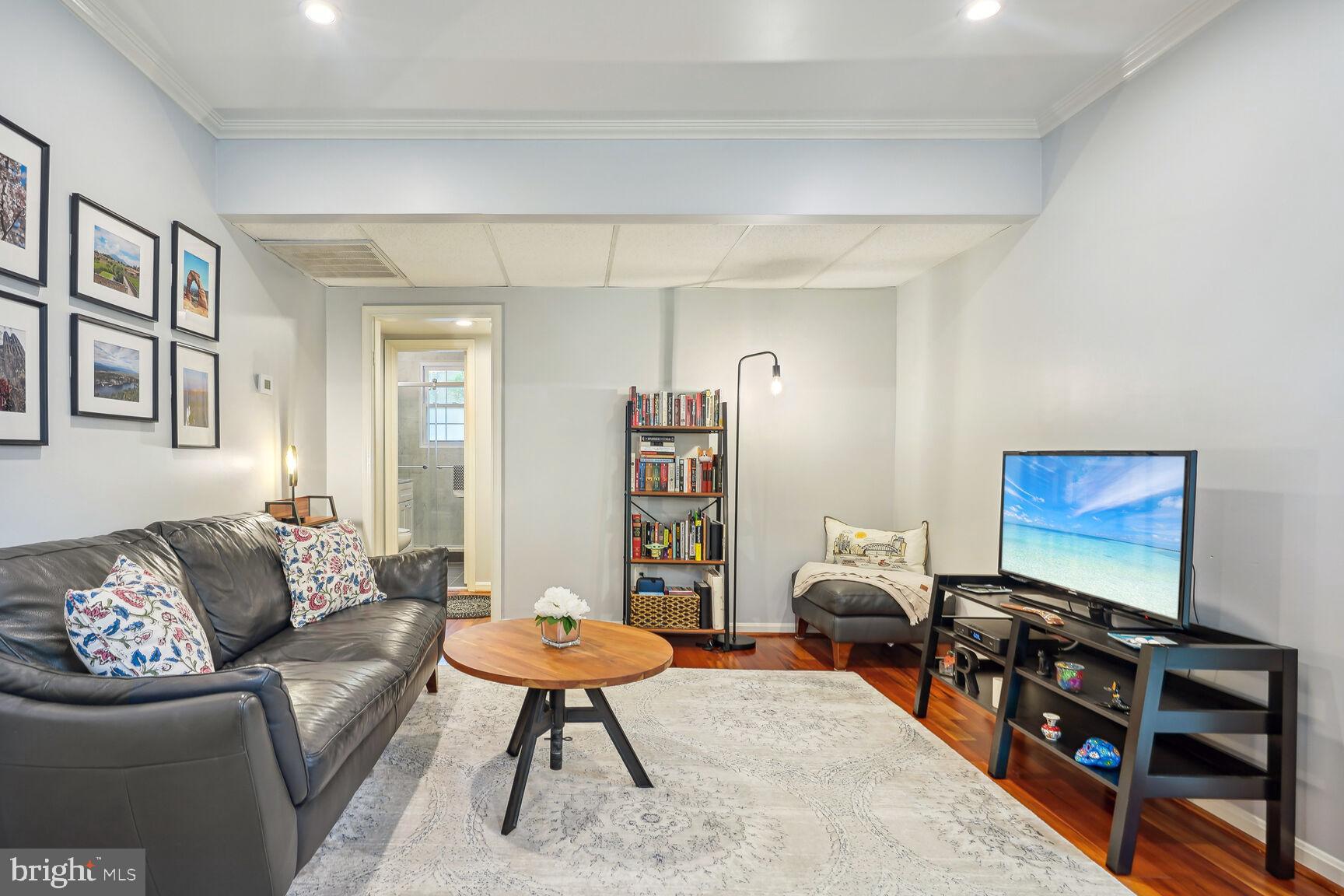 1920 N Rhodes STREET Unit: 74